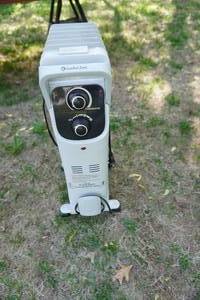 lot 26 image: Comfort Zone Model CZ38008 1,500 Watt Oil Filled Radiator Heater
