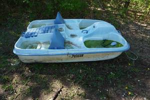 lot 6 image: Pelican 2 Person Paddle Boat