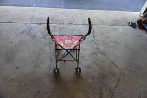 lot 43 image: Light Duty Child Stroller
