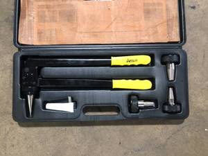 lot 6 image: Apollo PEX-A Expansion Tool Kit with 12 in., 34 in. and 1 in. Expander Heads Customer Returns See Pictures