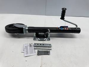 lot 105 image: TRAILER TONGUE JACK.