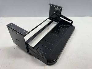 lot 114 image: MANUAL RV STEP