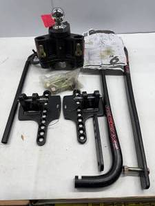 lot 152 image: CAMCO EAZ-LIFT RECURVE HITCH