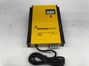 lot 182 image: 31 AMP BATTERY CHARGER