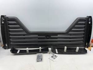 lot 185 image: LOUVERED TAILGATE