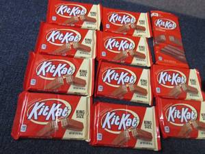 lot 77 image: KitKat King Size...