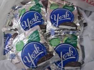 lot 81 image: 12- 1.4 oz York Peppermint Pattie...