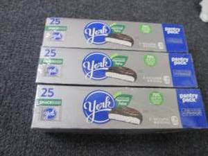 lot 106 image: 3- 25 ct York Peppermint Pattie Sna...