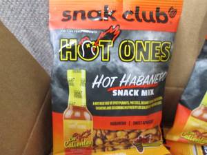 lot 123 image: 12- 2 oz Snak Club Hot Ones Hot Hab...
