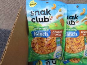 lot 128 image: 6- 2.5 oz Snak Club Hidden Valley R...