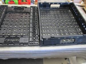 lot 134 image: 2 Folding Plastic Trays 24x19x 4.75...
