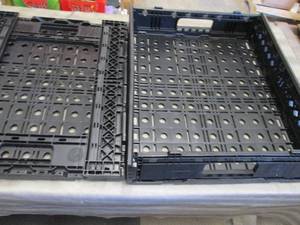 lot 136 image: 2 Folding Plastic Trays 24x19x 4.75...