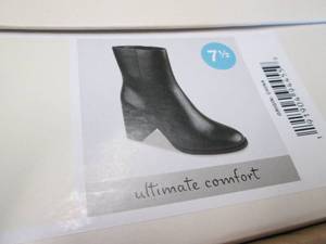 lot 251 image: 6 pr Janelle A New Day Black Boots ...