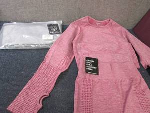 lot 268 image: 2 Small Gym Wolf Yoga Sets NWT...