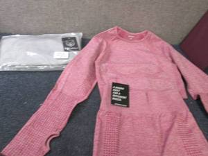 lot 269 image: 2 Small Gym Wolf Yoga Sets NWT...