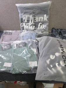 lot 270 image: Lot of Assorted Gym Wolf Items in M...