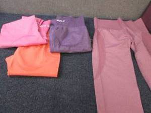 lot 273 image: 4 Small Gym Wolf Leggings...