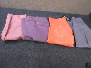 lot 276 image: 4 Small Gym Wolf Leggings...