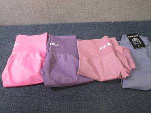 lot 277 image: 4 Small Gym Wolf Leggings...