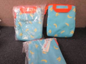 lot 320 image: 3- Cat & Jack Lunch Bags...