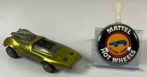 lot 15 image: 1969 REDLINE Hot Wheels Peeping Bomb Transparent Lime Green With Button Nice Condition