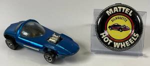 lot 20 image: 1967 REDLINE Hot Wheels Silhoutte Transparent Blue With Button Really Nice Condition (Missing Tab On Button)