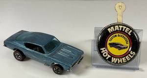 lot 37 image: 1969 REDLINE Hot Wheels Custom Barracuda Transparent Baby Blue With Button Really Nice Condition