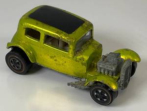 lot 146 image: 1968 REDLINE Hot Wheels Classic 32 Ford Vicky Transparent Apple Green Nice Condition