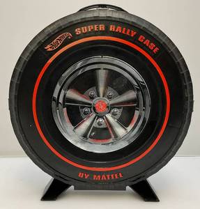 lot 194 image: 1968 Redline Hot Wheels Super Rally Case
