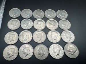 lot 54 image: Twenty Bicentennial Kennedy Half Dollars