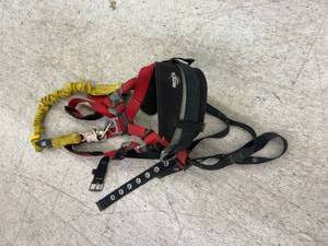 lot 30 image: Pro by Protecta  Fall Prevention Harness