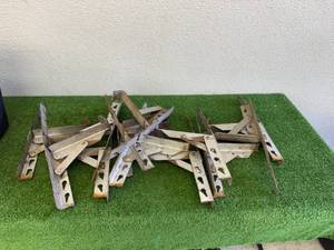 lot 35 image: 12 Adjustable Roof Brackets in Tote