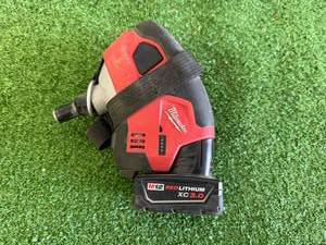 lot 45 image: Milwaukee M12 Palm Nailer
