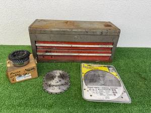 lot 71 image: Tool Box, Saw Blades & Wire Wheel