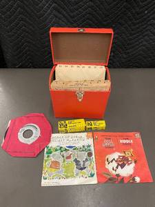 lot 10 image: Collection of 45 RPM Records with Storage Box & Sylvania Tubes