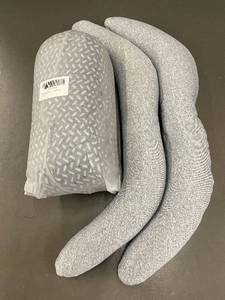 lot 19 image: Set of 2 Support Pillows and Knee Pillow washable cover