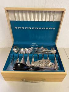 lot 28R image: Royal Empire Crafts Complete Silverware Set with Box