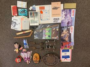 lot 33R image: Vintage Collectibles & Memorabilia Lot