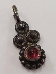 lot 18P image: Vintage Sterling Silver Pendant with Gemstone