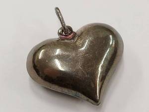 lot 20P image: Vintage Sterling Silver Heart-Shaped Pendant