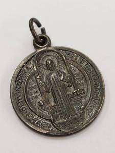 lot 25P image: Vintage Sterling Silver Religious Medallion Pendant