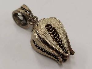 lot 35P image: Intricately Designed Sterling Silver .925 Vintage Pendant