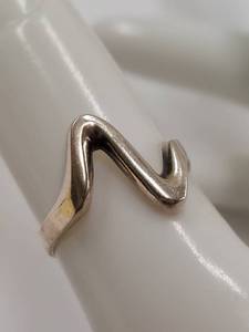 lot 36P image: Abstract Wave Sterling Silver Minimalist Ring