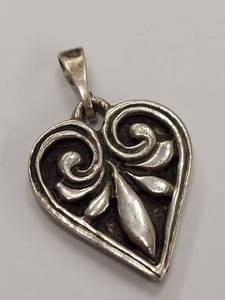 lot 37P image: Sterling Silver Heart Pendant with Engraved Name