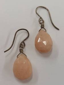 lot 38P image: Sterling Silver Peach Stone Drop Earrings