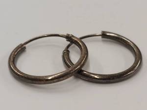 lot 67P image: Elegant Sterling Silver Hoop Earrings