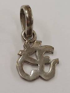 lot 68P image: Sterling Silver Om Symbol Pendant Necklace Charm Jewelry
