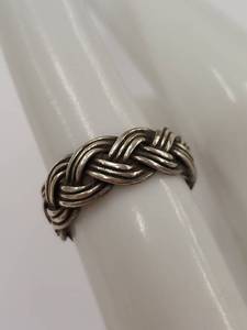 lot 70P image: Intricate Sterling Silver Braided Ring 5 US