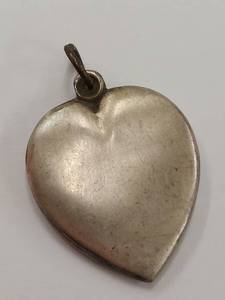 lot 81P image: Vintage Sterling Silver Heart Pendant Necklace Charm