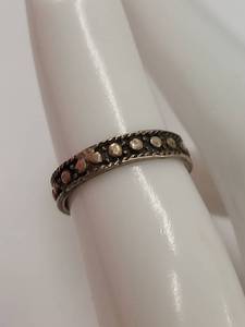 lot 93P image: Vintage Sterling Silver Textured Dot Pattern Ring